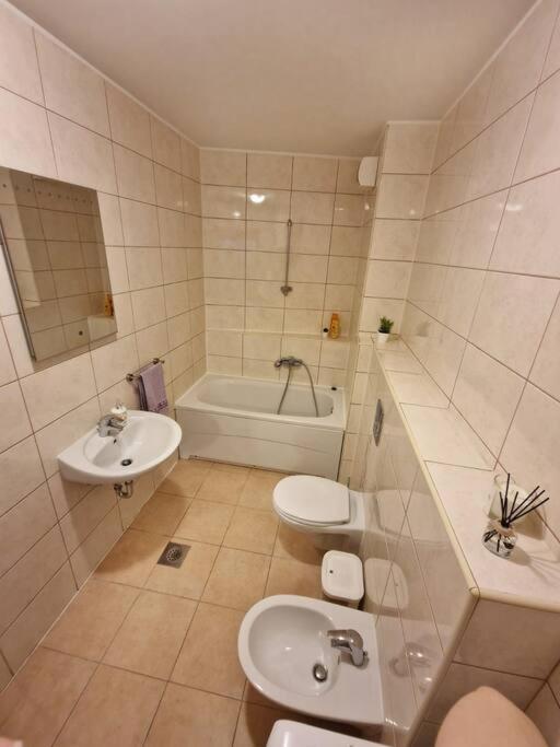 Nada Apartment Split